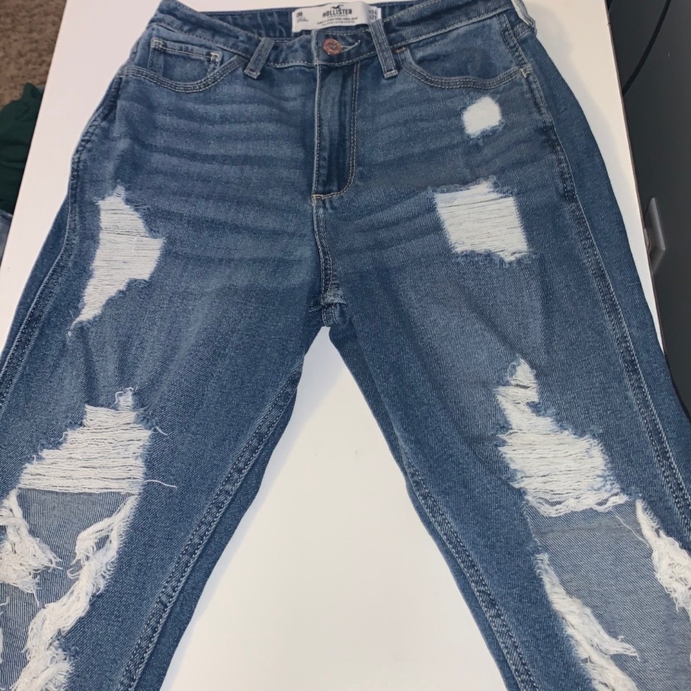 Hoilster Ripped Blue Jeans